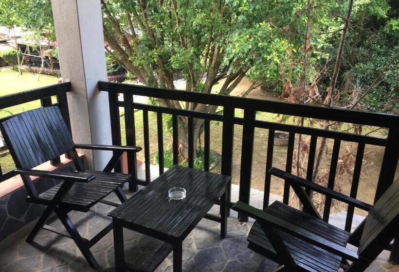 اتاق لوکس یک تخته, Chautari Garden Resort