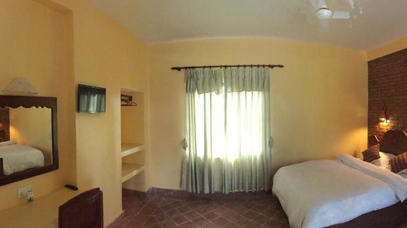 اتاق استاندارد با بالکن, Chautari Garden Resort