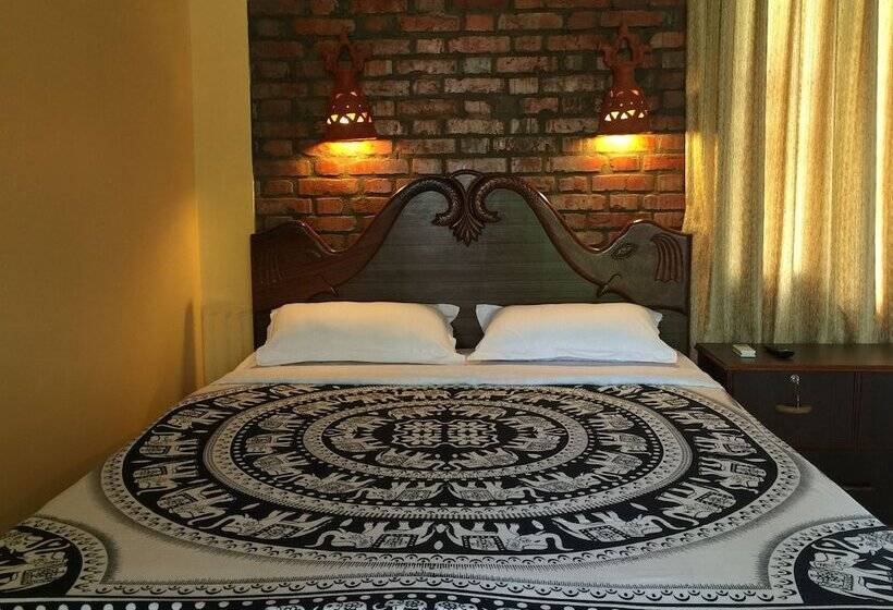 اتاق لوکس, Chautari Garden Resort