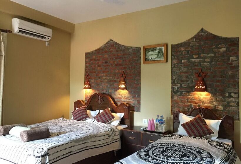 اتاق لوکس, Chautari Garden Resort