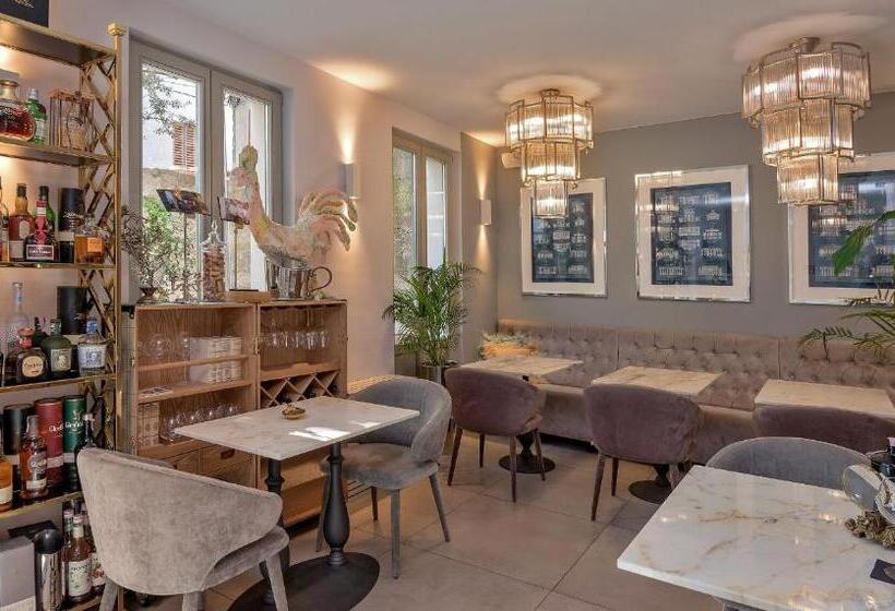 Standard Room, Heritage Hotel 19