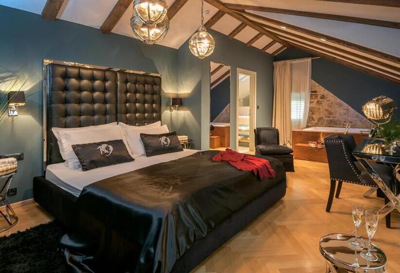 Penthouse Suite, Heritage Hotel 19