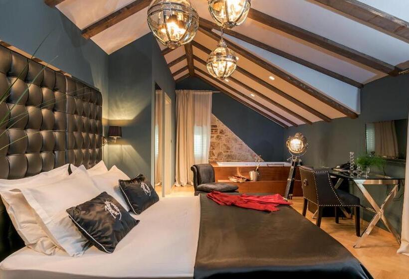 Penthouse Suite, Heritage Hotel 19