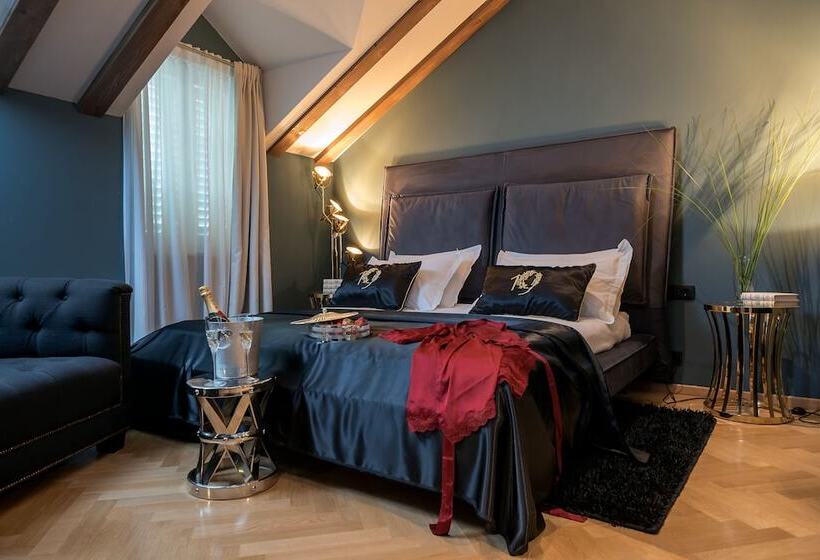 Penthouse Suite, Heritage Hotel 19