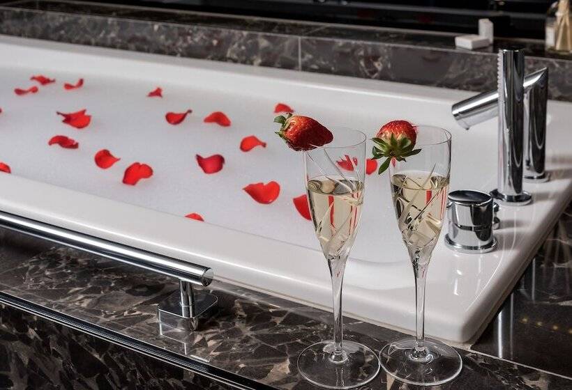 Penthouse Suite, Heritage Hotel 19