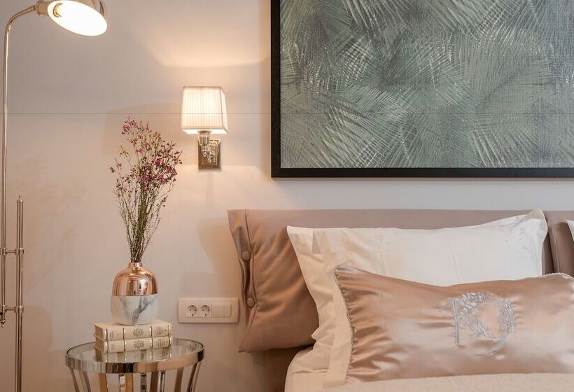 Standard Room with Balcony, Heritage Hotel 19