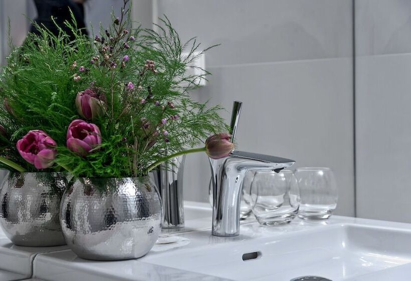 Standard Room with Balcony, Heritage Hotel 19