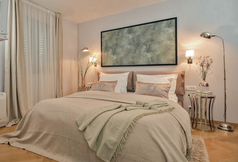 Standard Room, Heritage Hotel 19