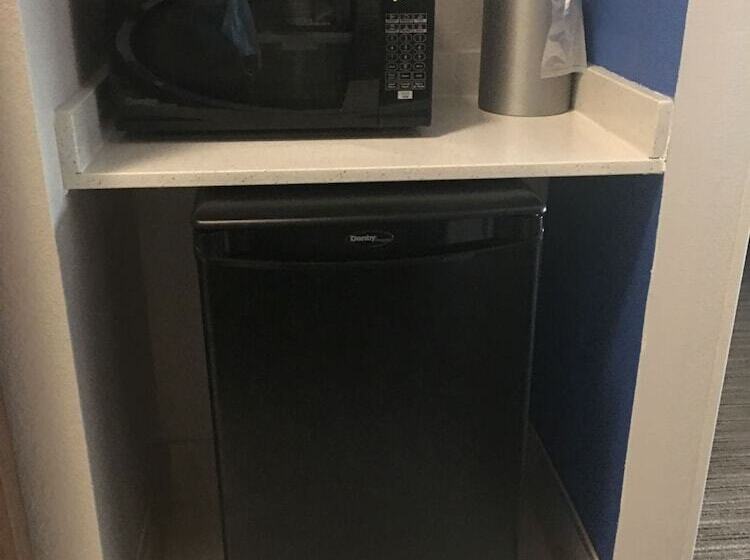 身障者適用スイートルーム, Holiday Inn Express & Suites   Brenham South, An Ihg