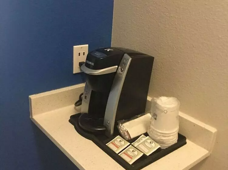 身障者適用スイートルーム, Holiday Inn Express & Suites   Brenham South, An Ihg