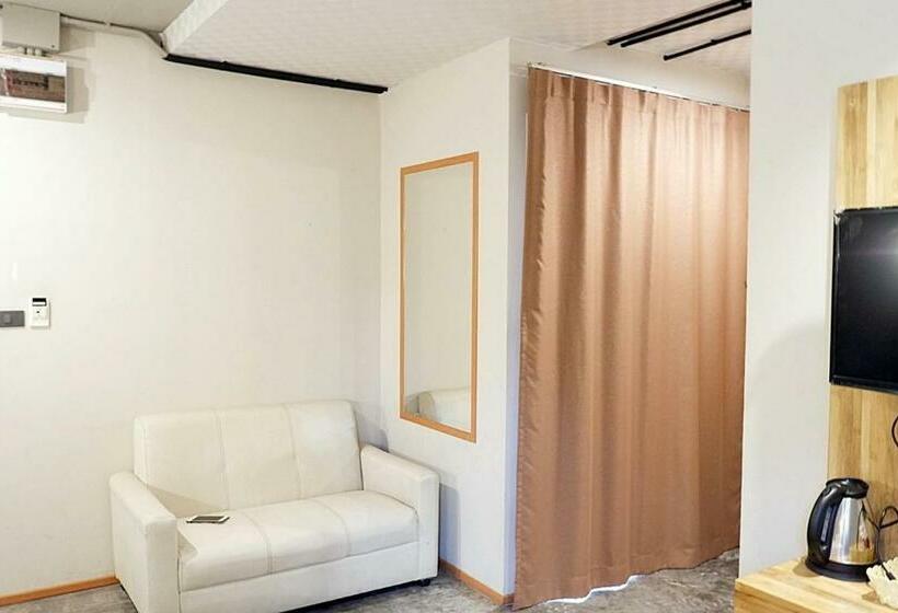 디럭스 룸, Izen Plus Budget Hotel & Residence