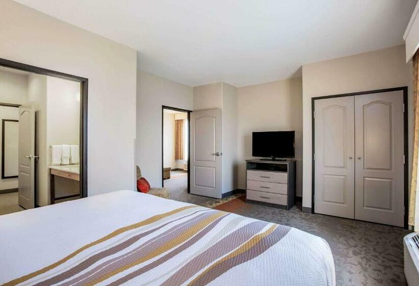 Люкс Кровать Кинг, La Quinta By Wyndham Andrews