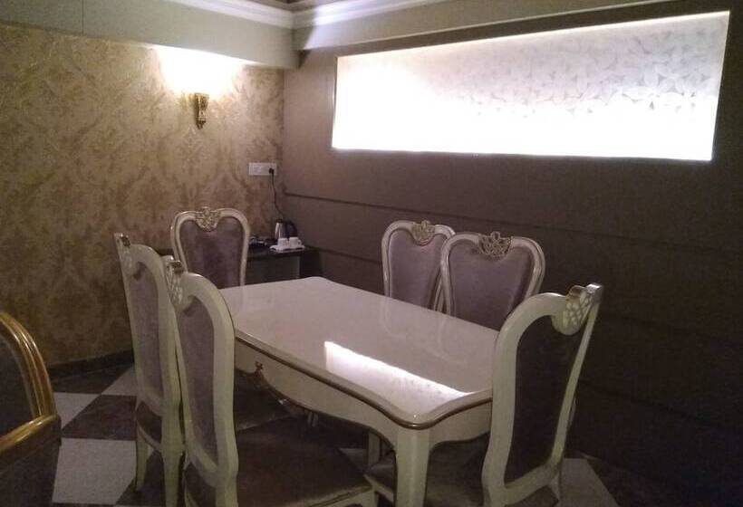 プレジデントスイートルーム, Oxina Lygon