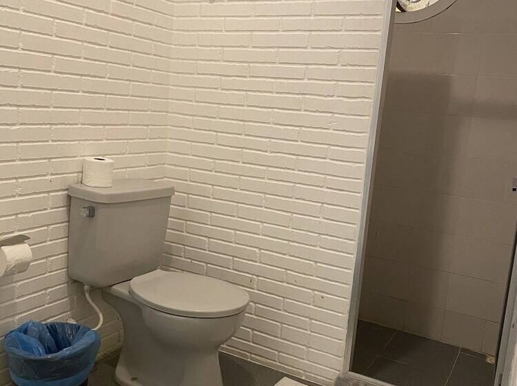 标准三人间, Pousada Pratagy