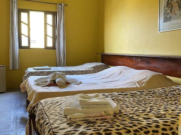 标准三人间, Pousada Pratagy