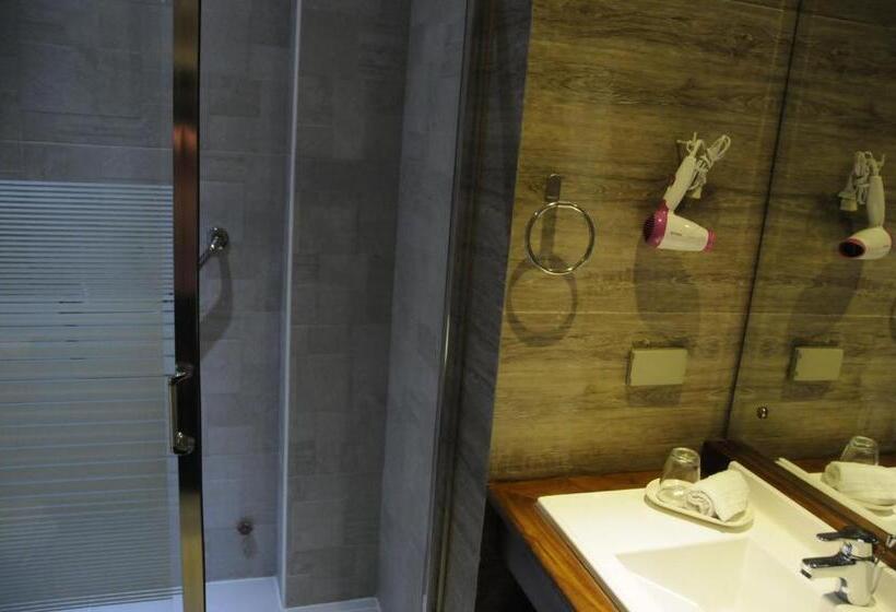 اتاق لوکس, Veneto De Vigan