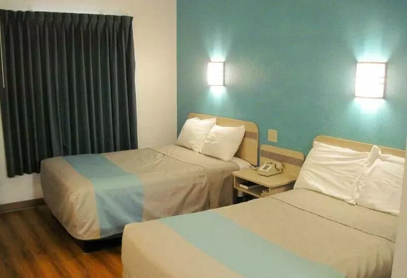 スタンダード４人部屋, Motel 6 Avoca, Ia
