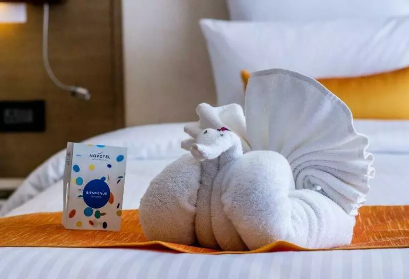 キングサイズベッドのスーペリアルーム, Novotel Guwahati Gs Road