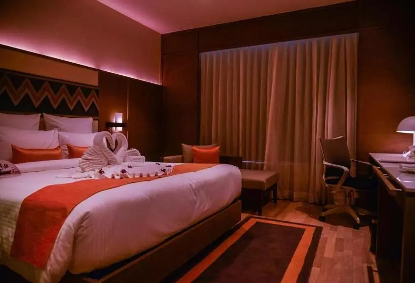 キングサイズベッドのエクゼクティブルーム, Novotel Guwahati Gs Road