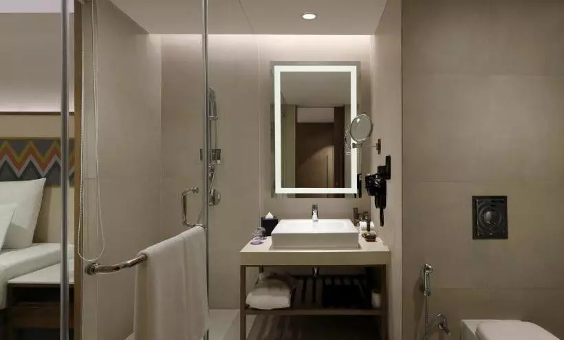 キングサイズベッドのエクゼクティブルーム, Novotel Guwahati Gs Road