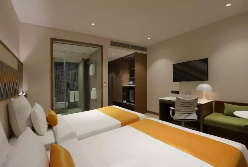 キングサイズベッドのエクゼクティブルーム, Novotel Guwahati Gs Road