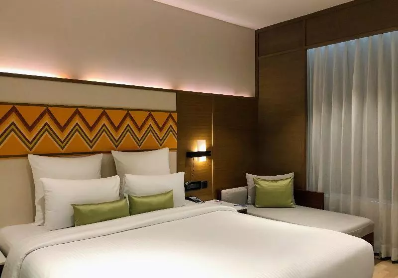 キングサイズベッドのスーペリアルーム, Novotel Guwahati Gs Road