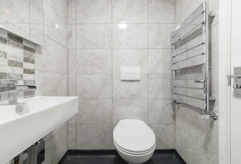 Номер Superior, Blue Star House