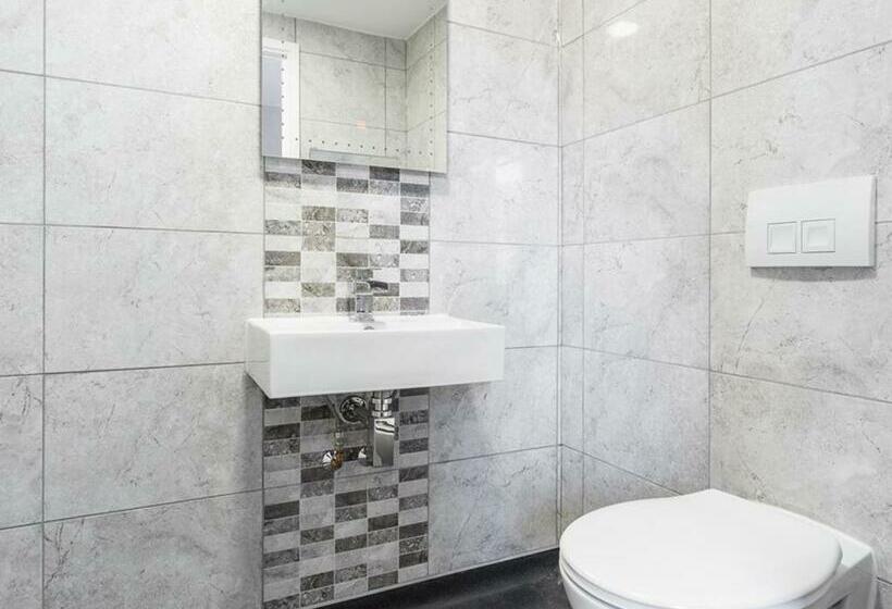 Номер Superior, Blue Star House