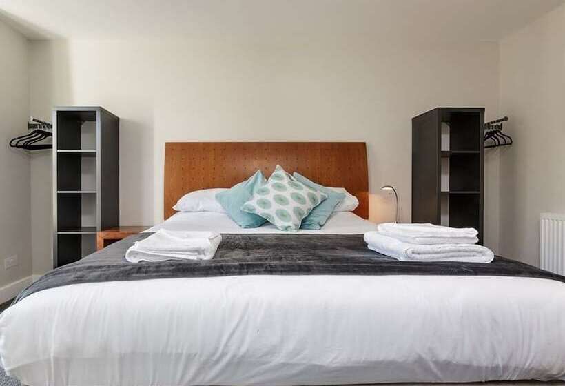 Номер Superior, Blue Star House