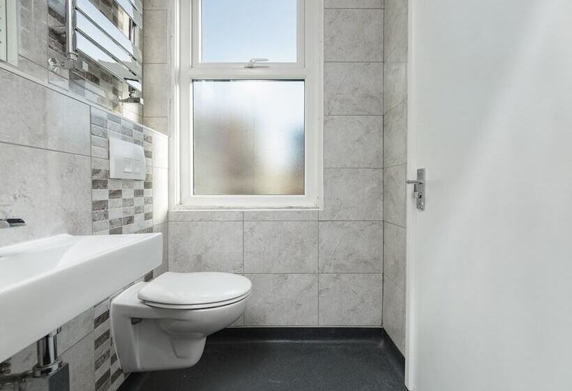 Номер Superior, Blue Star House