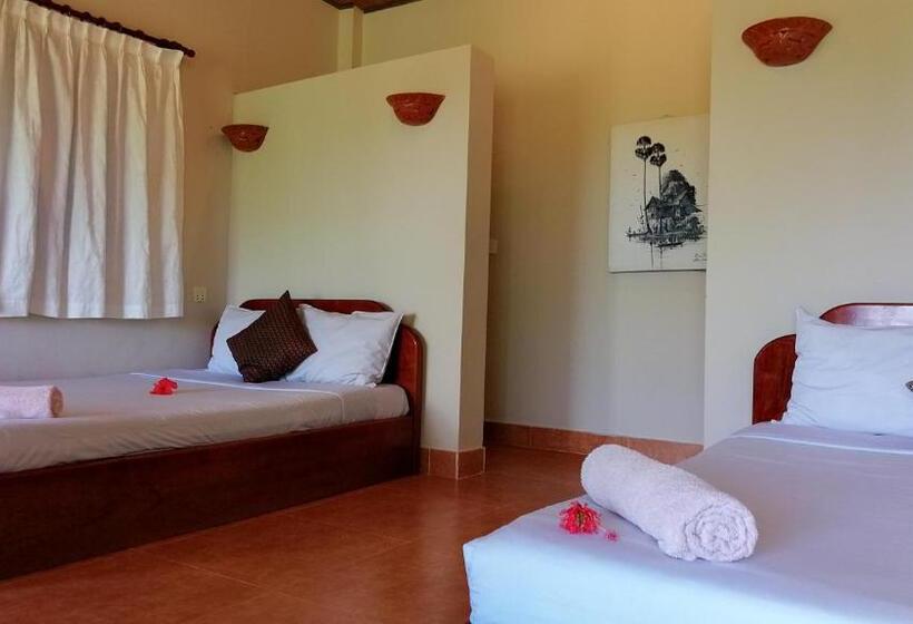 Bungalow Deluxe, Q Bungalows