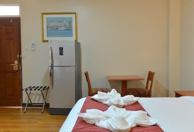 패밀리 룸, Royal Suites Condotel