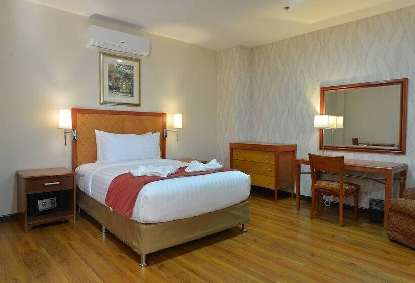 اتاق خانوادگی, Royal Suites Condotel