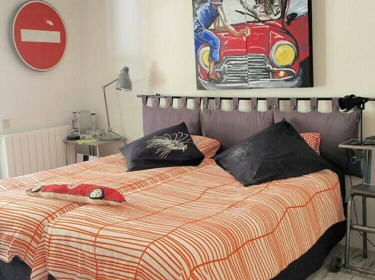 اتاق استاندارد, A La Maison