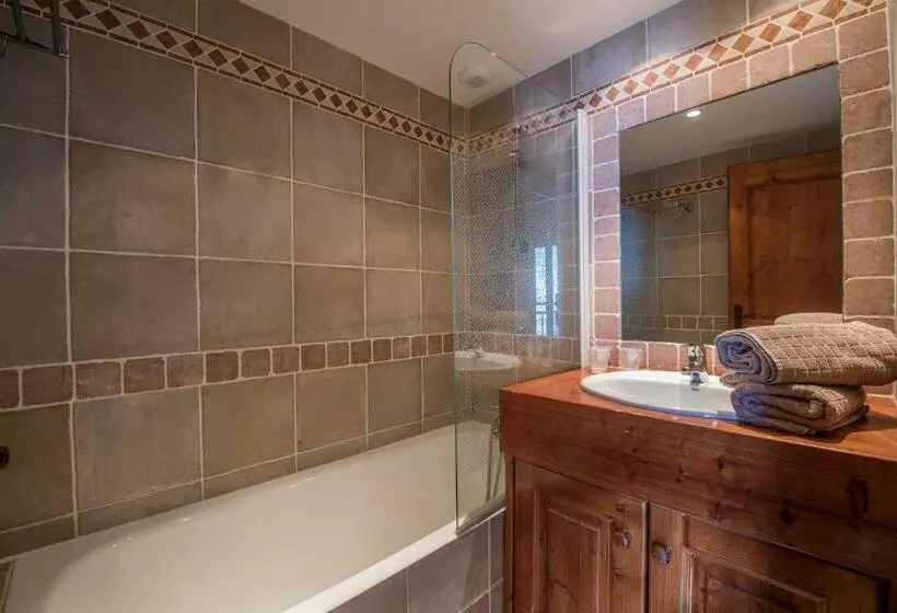 Standard Neljän Hengen Huone, Chalet Du Friolin