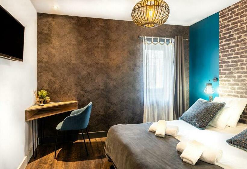 חדר לארבעה סטנדרטי עם נוף לגינה, Chambre D Hôtes Chez Dom