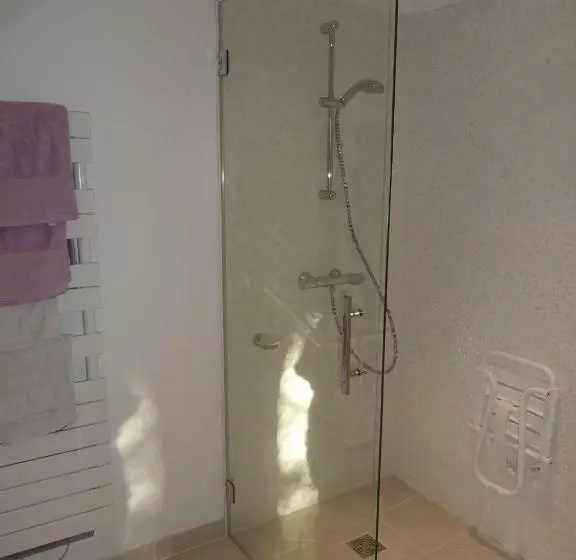 身障者適用スタンダードルーム, Chambres D'hôtes : La Isla Bonita