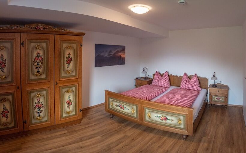 1 Sovrums Lägenhet med Terass, Gästehaus Bergwald