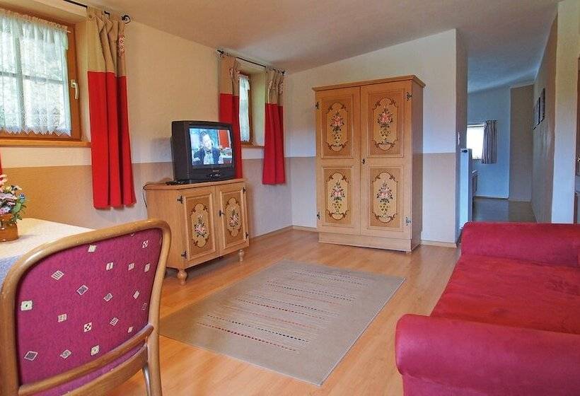 1 Sovrums Lägenhet med Terass, Gästehaus Bergwald