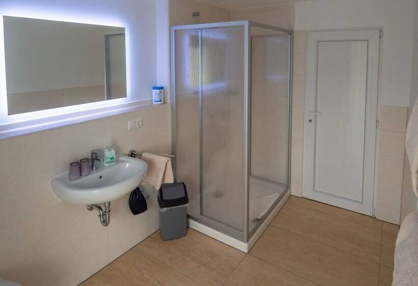 Familjerum, Gästehaus Bergwald