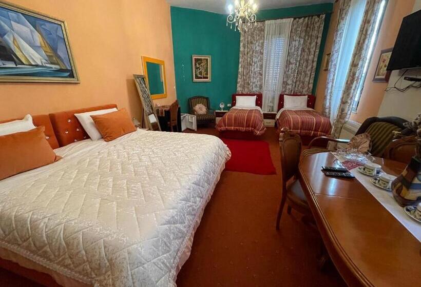 سوییت با چشم‌انداز باغ, Vila 15   Center