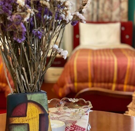 سوییت با چشم‌انداز باغ, Vila 15   Center