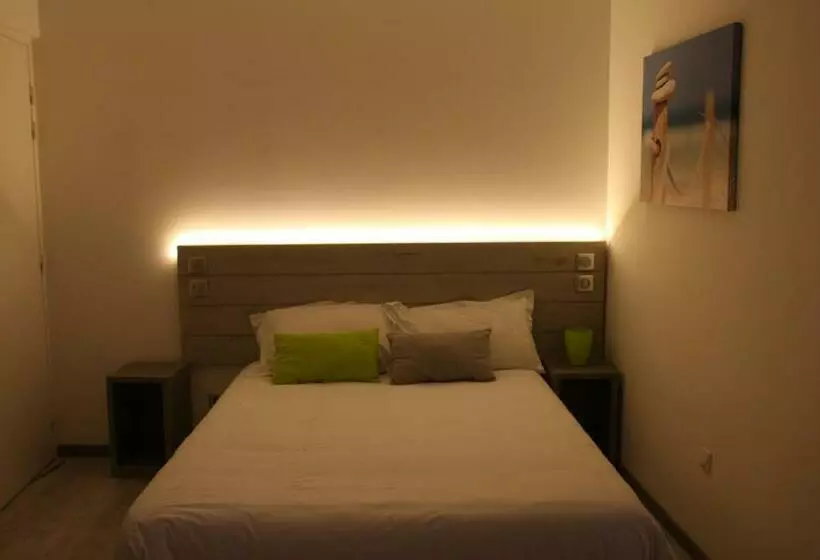 Standard Room, Restaurant Du Port
