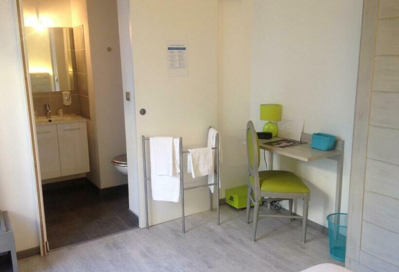 غرفة قياسية, Restaurant Du Port