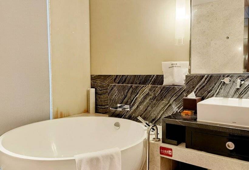 غرفة قياسية مطلّة علي النهر, Crowne Plaza Chengdu Wenjiang, An Ihg