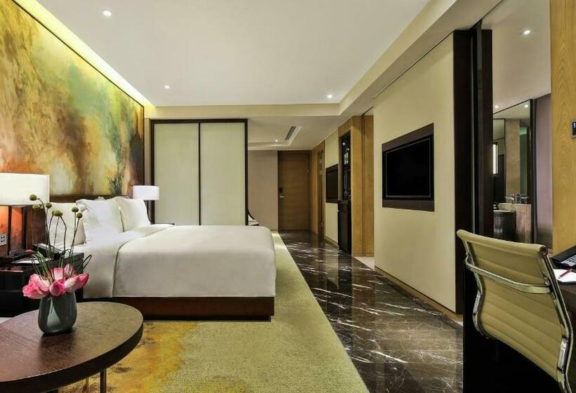 غرفة قياسية مطلّة علي النهر, Crowne Plaza Chengdu Wenjiang, An Ihg
