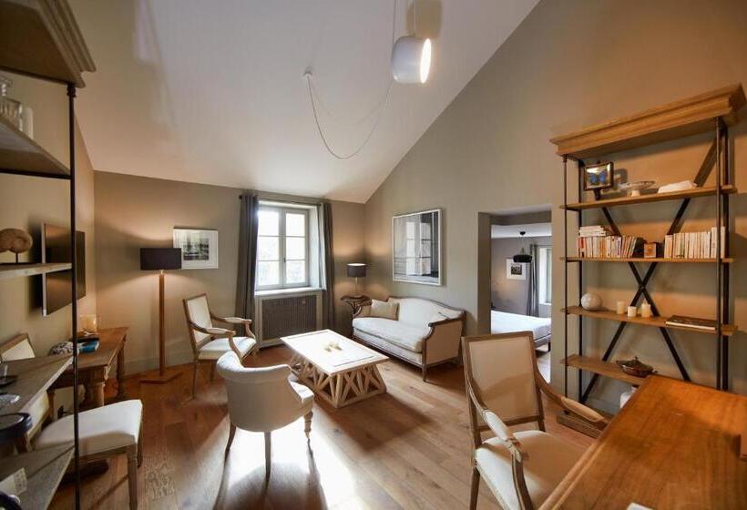 Люкс, Domaine De Fontenille