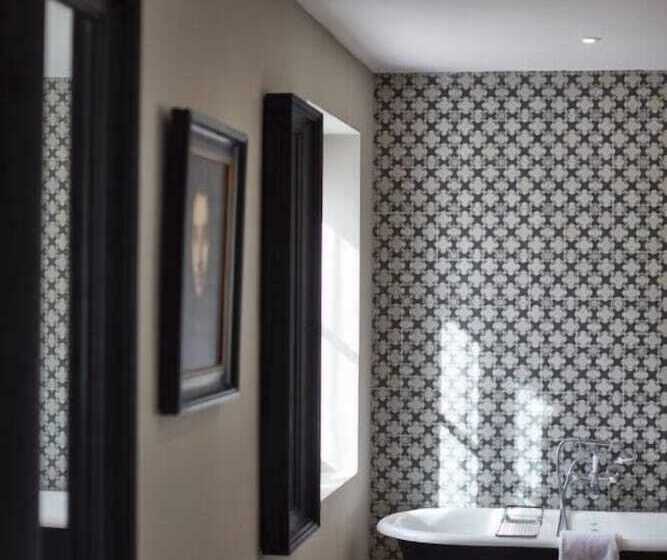 Люкс, Domaine De Fontenille