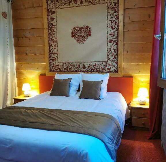 스탠다드 트리플 룸, Hôtel Au Feu De Bois Bar à Vin Le 1605