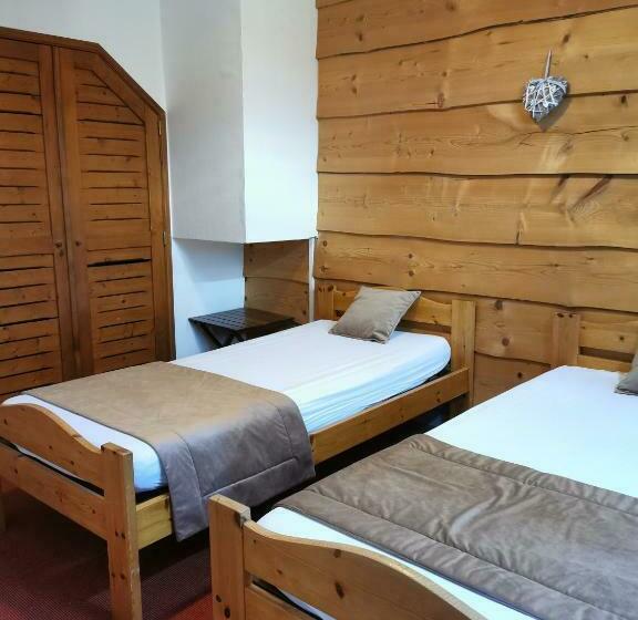 패밀리 룸, Hôtel Au Feu De Bois Bar à Vin Le 1605